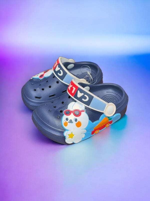 Calx Çocuk Lacivert Renk Havuç Tavşan Figürlü Kaydırmaz Sandalet Crocs Terlik Calx Çocuk Lacivert Renk Havuç Tavşan Figürlü Kaydırmaz Sandalet Crocs Terlik