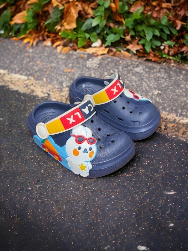 Calx Çocuk Lacivert Renk Havuç Tavşan Figürlü Kaydırmaz Sandalet Crocs Terlik Calx Çocuk Lacivert Renk Havuç Tavşan Figürlü Kaydırmaz Sandalet Crocs Terlik